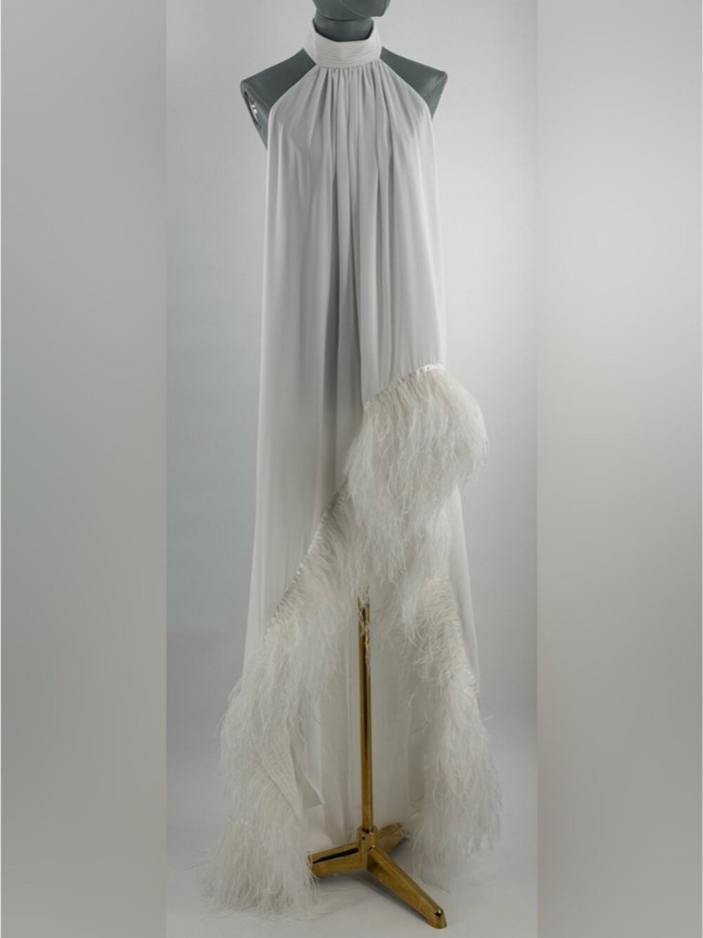 🆕 BRONX & BANCO 🧿 NWOT Madeline Halterneck Feathered Gown, White - Sz XS US 2 - Picture 2 of 13
